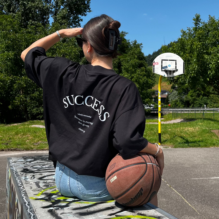 Statement für dein Mindset - SUCCESS Oversized T-Shirt Backprint